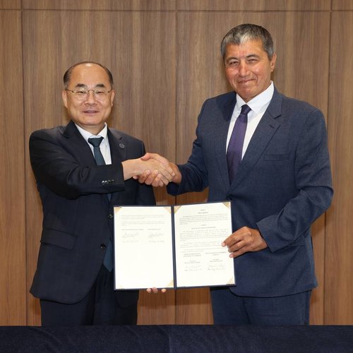 Toshkent Kimyo xalqaro universiteti (TKXU) taʼsischisi A.Vakhobov boshchiligidagi delegatsiya aʼzolari Pusan milliy universitetiga (PMU) tashrif buyurib, OTM prezidenti Choi Jae Weon bilan uchrashdi