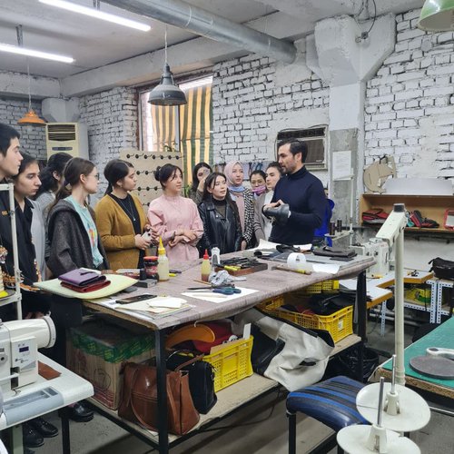 Студенты факультета «Дизайн одежды» посетили фабрику по производству одежды The Black Quail