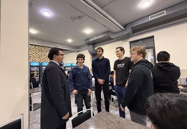 26-fevral kuni rektor boshchiligida Universitet talabalar turar joyida talaba-yoshlarning bo‘sh vaqtini mazmunli tashkil etish hamda ommaviy sportni targ‘ib qilish maqsadida shaxmat musobaqasi tashkil etildi.