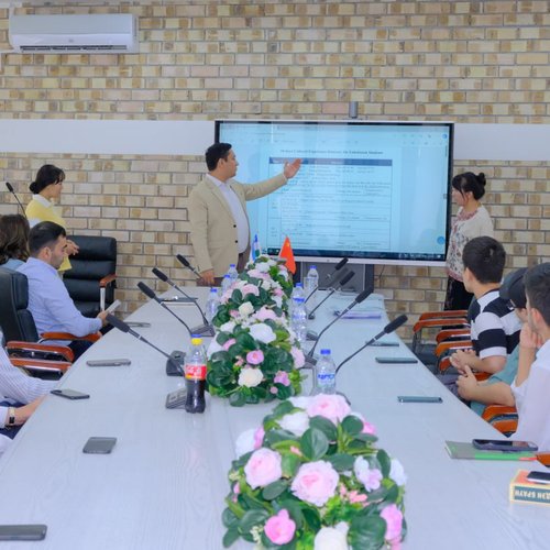 Bugun Toshkent Kimyo xalqaro universitetida “Arxitektura va shaharsozlik” yoʻnalishi talabalari uchun 10 kunlik Xitoyga amaliyot dasturiga bagʻishlangan tanishtiruv tadbiri boʻlib oʻtdi