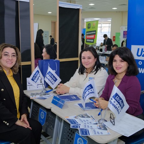 Toshkent Kimyo xalqaro universitetida bitiruvchilar uchun an’anaviy mehnat yarmarkasi o‘tkazildi.