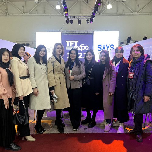 Со стартом международной выставки моды и текстиля “Tashkent Fashion & Textile Expo 2023” под руководством направления “Дизайн одежды” наши студенты приняли участие в экскурсии и получили полезный опыт