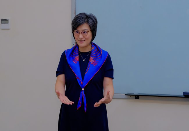 Children Learn Through Play: US Professor Introduces Innovative Teaching Methods at KIUT