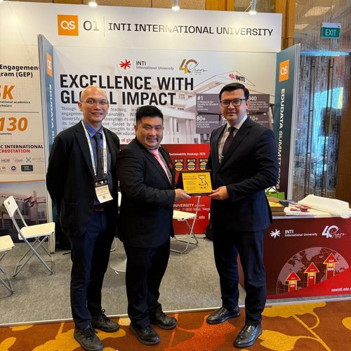 KIUT xalqaro hamkorlik rivojiga qo‘shgan hissasi uchun e’tirof etildi Singapurda bo‘lib o‘tgan QS EduData Summit 2026 xalqaro sammiti doirasida Kimyo International University in Tashkent Malayziyaning yetakchi oliy ta’lim muassasalaridan biri — INTI Inter