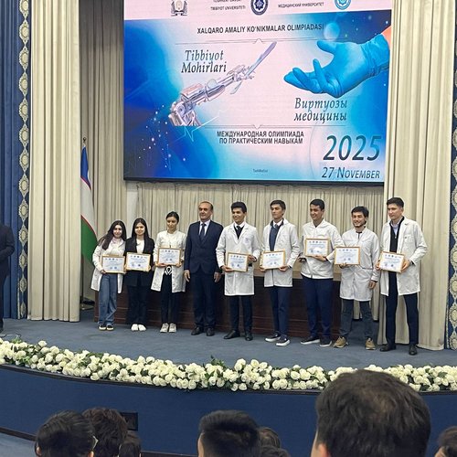 Toshkent shahrida bo‘lib o‘tgan “Tibbiyot mohirlari — 2025” xalqaro talaba amaliy ko‘nikmalar olimpiadasida MedSciClub a’zolari yuksak mahorat, bilim va iroda namoyish etib, faxrli o‘rinlarni qo‘lga kiritishdi!