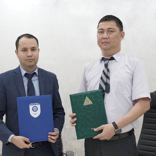 Накануне между АКБ «Микрокредитбанк» и Техническим институтом Ёджу в городе Ташкенте был подписан меморандум о сотрудничестве по подготовке кадров в области банковского дела и финансов.