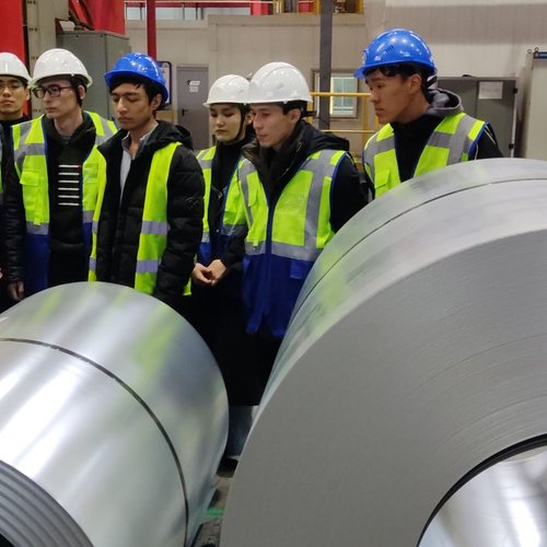 Toshkent Kimyo xalqaro universitetining “Energetika va amaliy fanlar” hamda “Mashinasozlik” kafedralari hamkorligida “Raqamli ishlab chiqarish va texnologiyalarni loyihalash” va “Ishlab chiqarish” fanlari bo‘yicha olingan nazariy bilimlarni amaliyotda qo‘