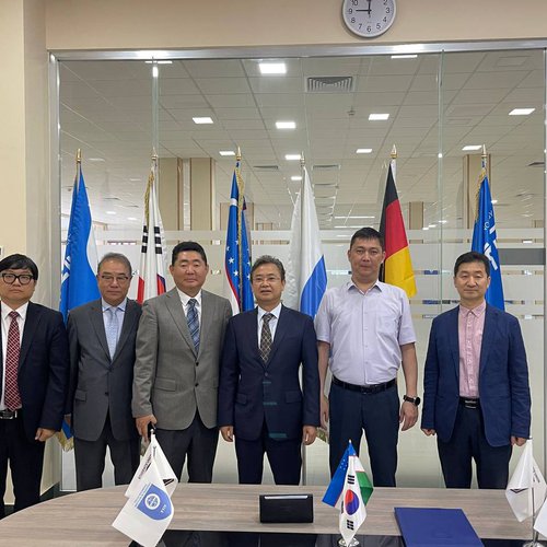 a delegation of Busan Kyungsang College visited the Yeoju Technical Institute in Tashkent