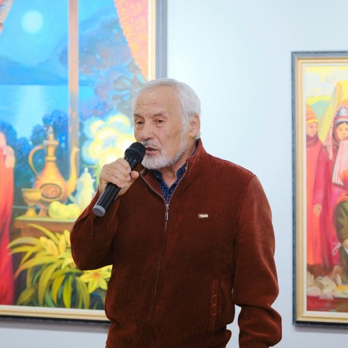 Under the initiative of Umirov Karim, an exhibition of art works by students of the Faculty of Painting was held at the Republican Specialized Art School named after P. Benkov