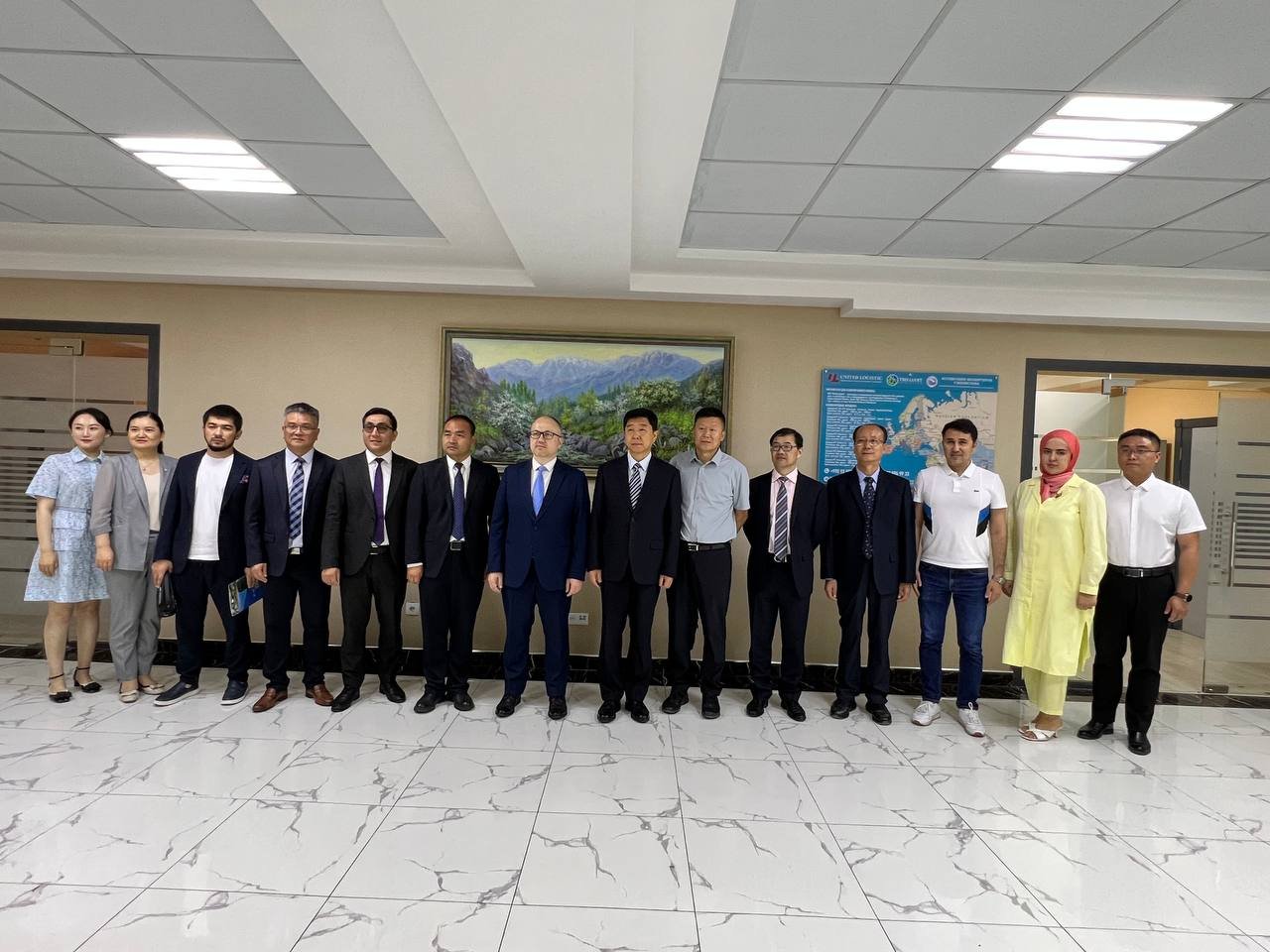 Today, the Assembly of Economy of Uzbekistan was visited by a delegation led by a representative of the leadership of the PRC, a member of the party I Xong Da