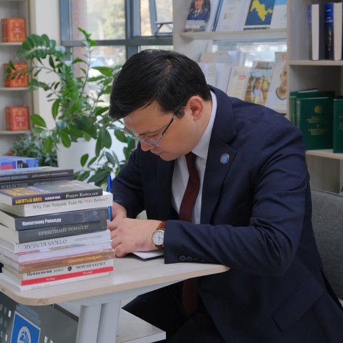 Kitob — bu inson tafakkurini kengaytiradigan, dunyoqarashni boyitadigan eng katta maktab