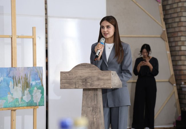 2025 yil 24 may kuni Toshkent Kimyo xalqaro universitetida “Rangtasvir” yoʻnalishi boʻyicha tahsil olgan talabalar ilk bor diplom ishlarini himoya qilishdi