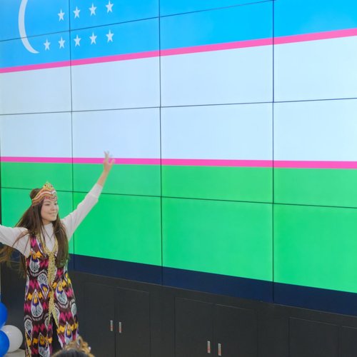 2025-йил 20-ноябрда, Ўзбекистон Республикаси Давлат Байроғи қабул қилинганининг 34 йиллиги муносабати билан Бошланғич таълим йўналиши 1-босқич талабалари томонидан “Байроғим – ғурурим, ифтихорим” номли адабий-бадиий тадбир ташкил этилди.