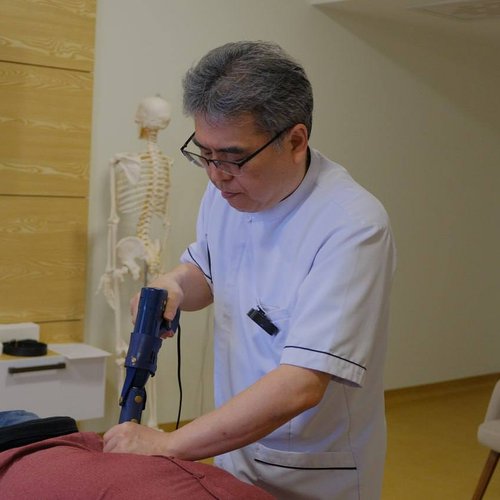 Japanese therapist and healthy lifestyle expert