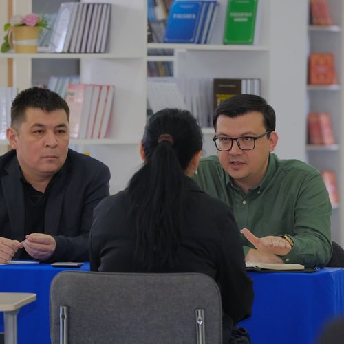 Toshkent Kimyo xalqaro universitetida rektor A. Allakuliev bilan talabalar o‘rtasida ochiq muloqot o‘tkazildi